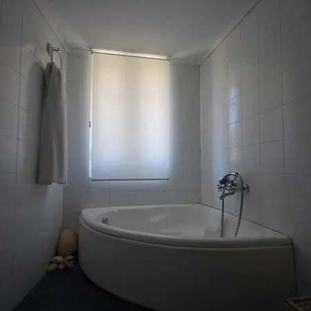 Garden House, 50 M From The Beach, Tinos