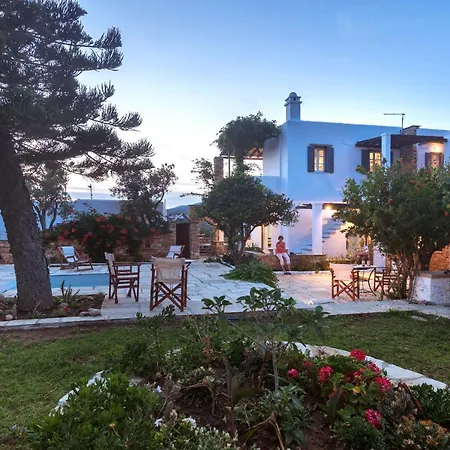 Garden House, 50 M From The Beach, Tinos