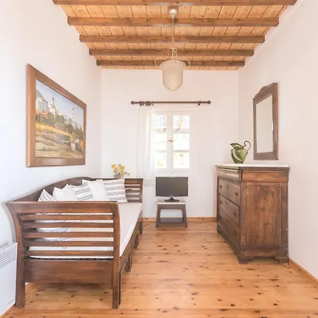 Garden House, 50 M From The Beach, Tinos Ferienhaus *