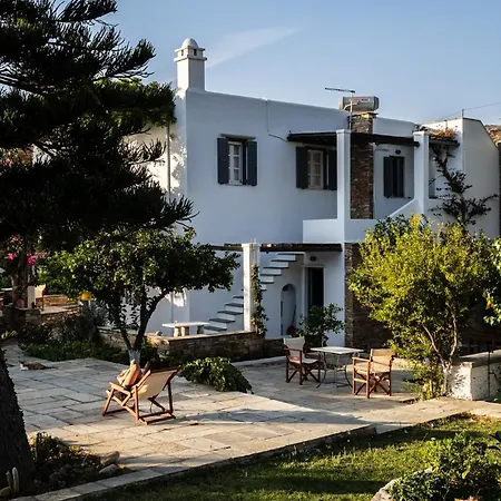 Garden House, 50 M From The Beach, Tinos Ferienhaus *